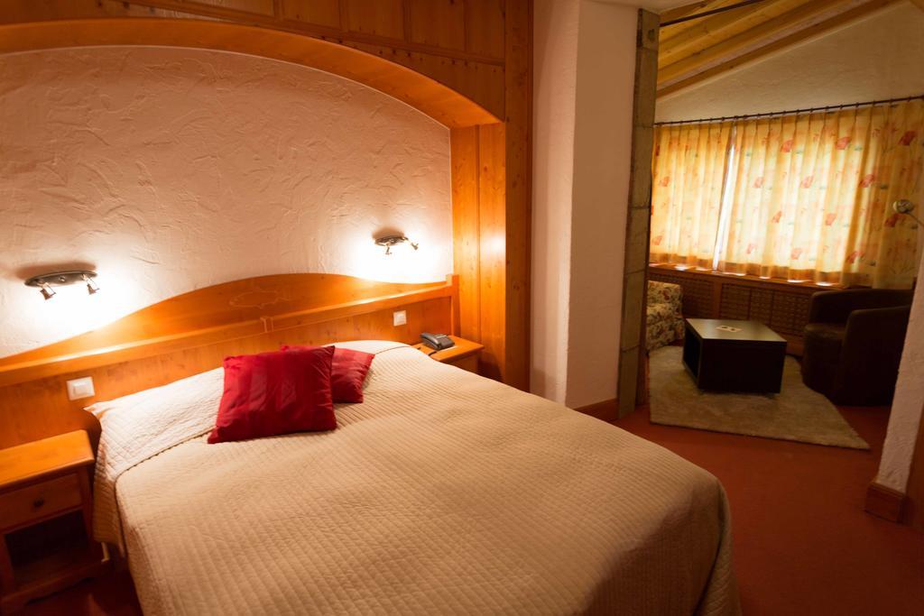 Hotel De La Truite & Spa Le Petit Nautilus Le Pont Room photo